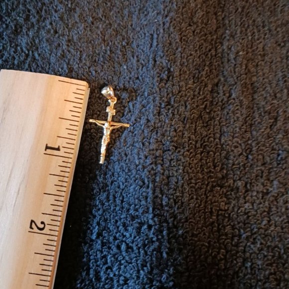 10 KT Yellow Gold Crucifix Charm - Picture 3 of 6